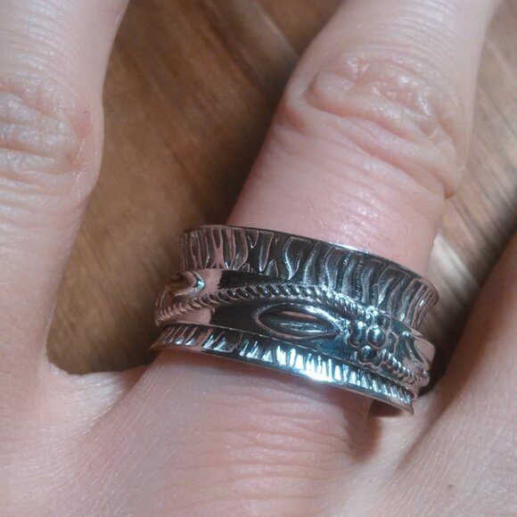 Sterling Silver Spinner Band Ring (size 8) - Picture 1 of 13